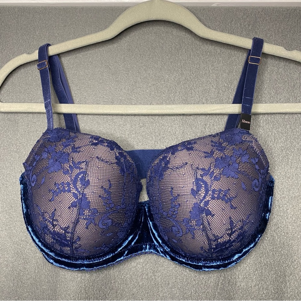VICTORIAS SECRET BRA